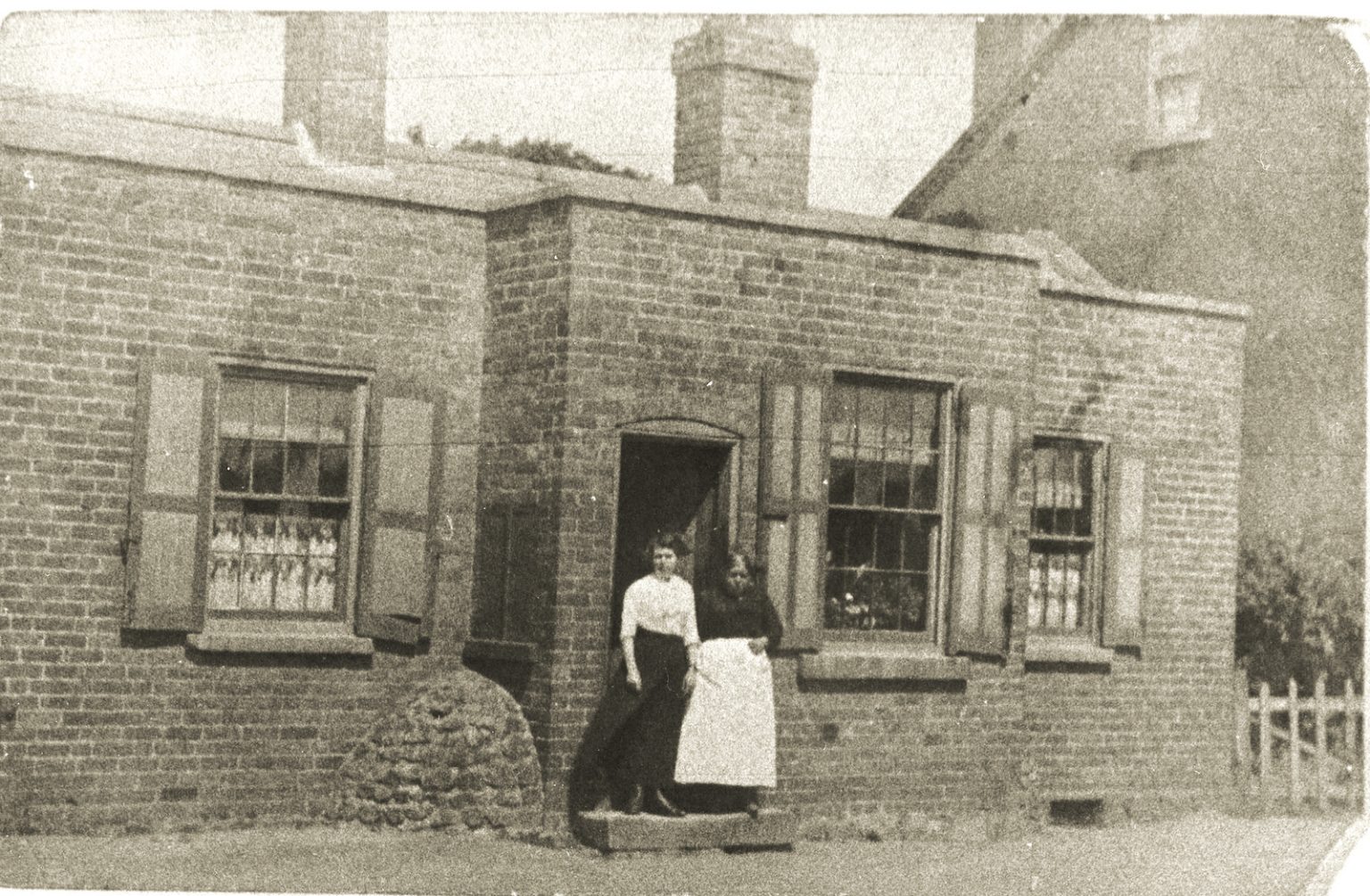 014 2 Toll House Sepia 1536X1005