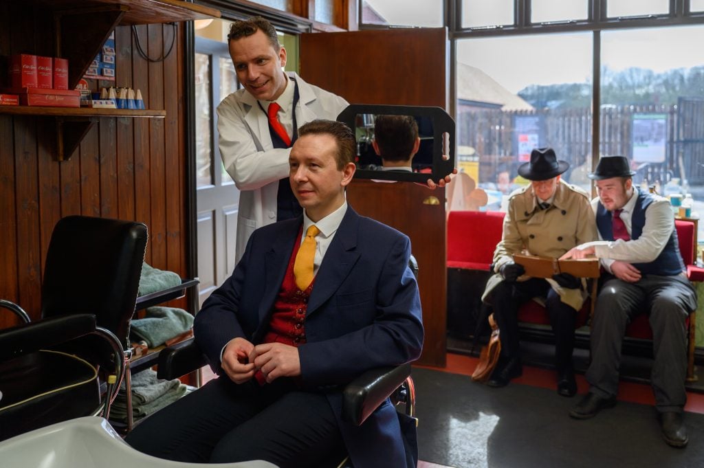 Laurie Thomas Hairdressers